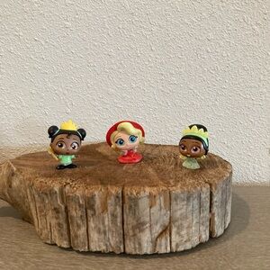 Disney Princess Doorables Figurine Set - Green, Red, Yellow